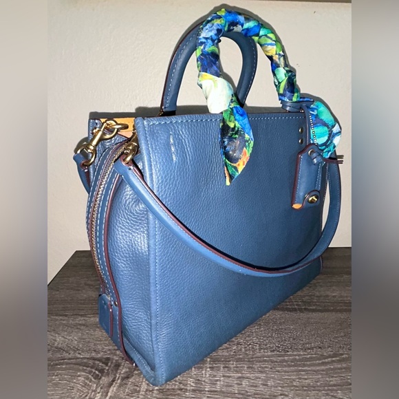 Coach Rogue 30/31 - Picture 4 of 4